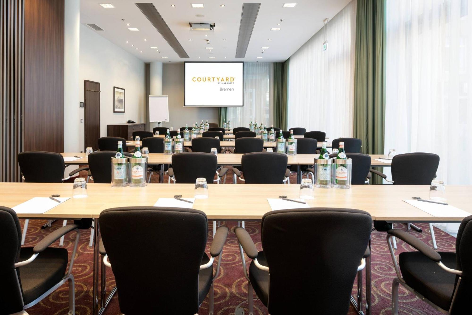 Отель Courtyard By Marriott Бремен Экстерьер фото
